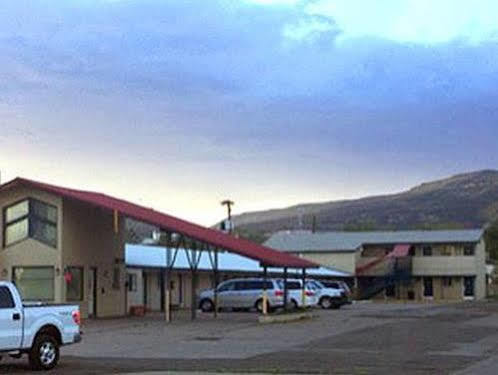 Travel Motel Ратон Екстериор снимка